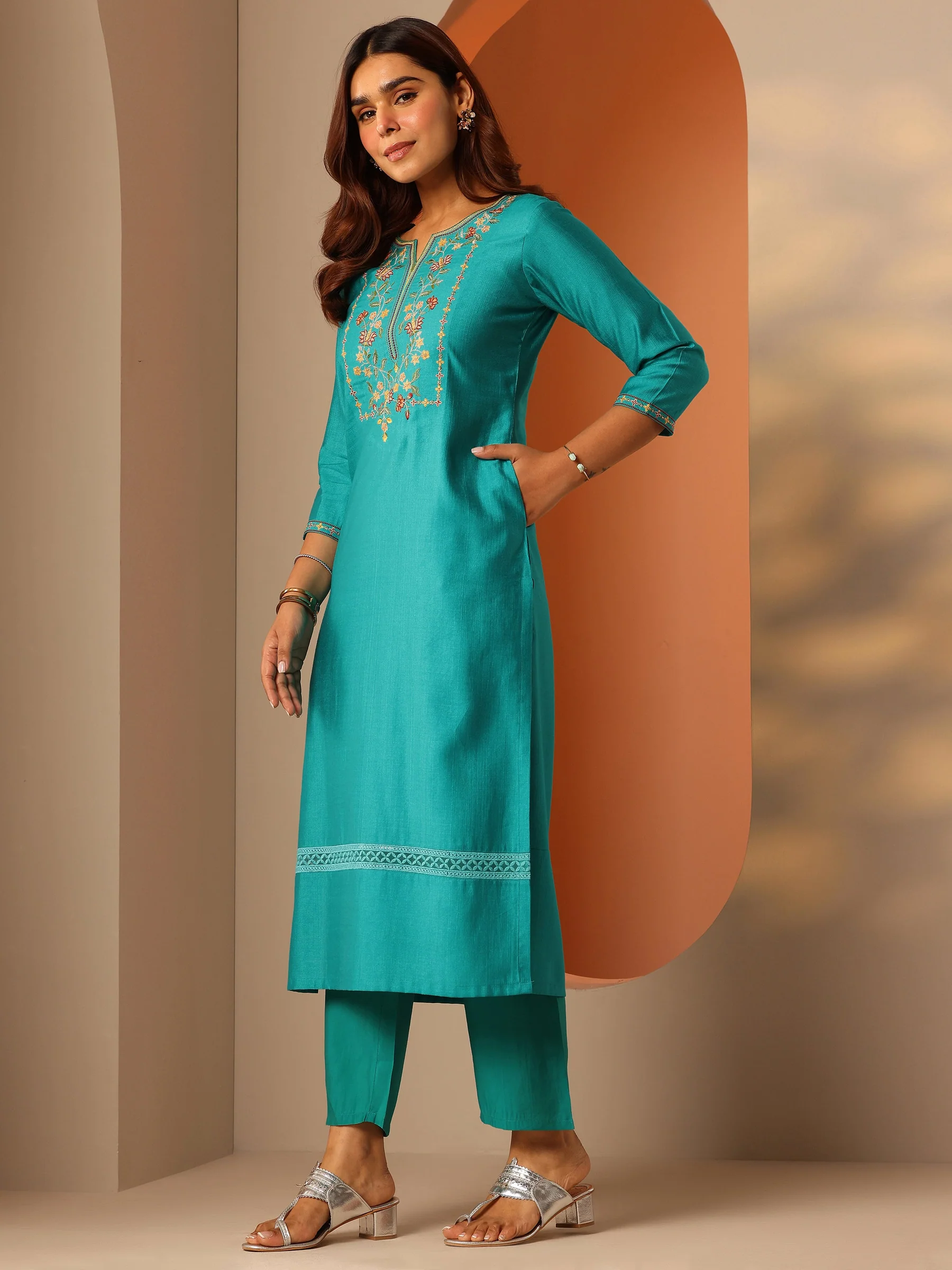 400813_2_597ccc4a-81d7-4d26-ac04-96cc365d15b4 Turquoise Blue Embroidered Silk Blend Straight Kurta Set - Image 3