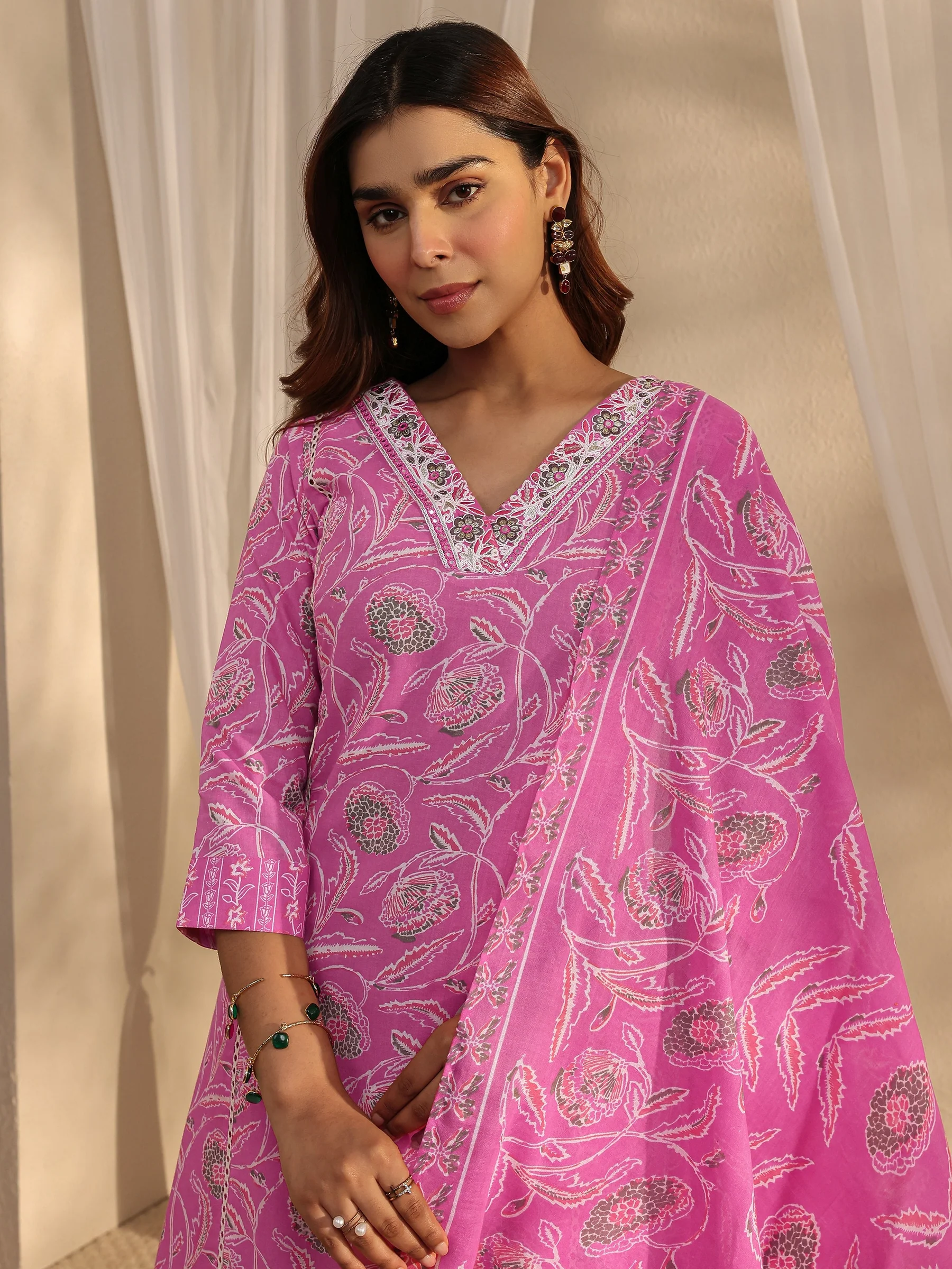93327_5_86c49ae9-b830-4fef-ba53-da0e3fedc64e Pink Floral Printed Cotton A-Line Suit Set With Dupatta - Image 6