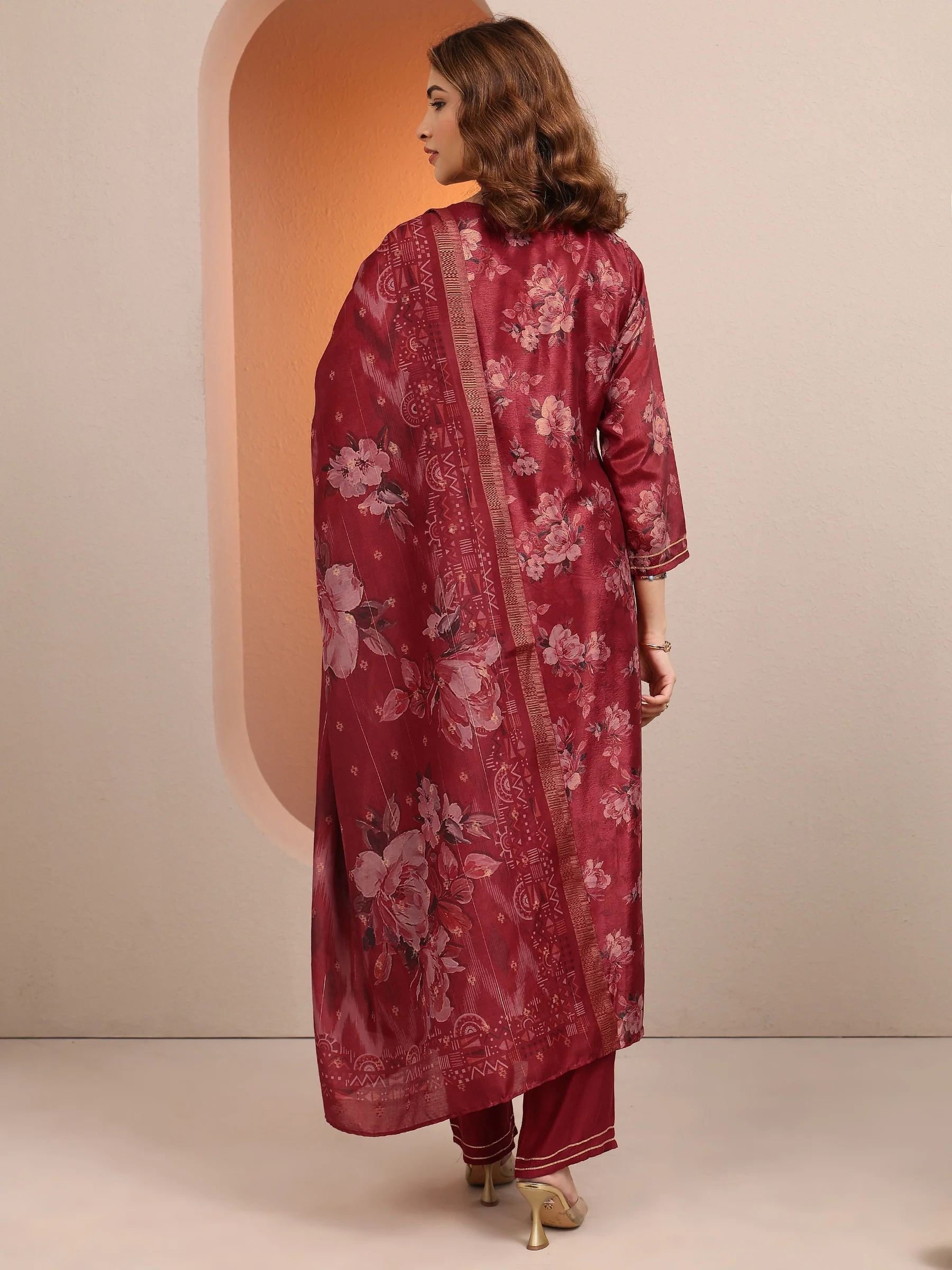 99883_3 Red Printed Chinon Straight Suit Set With Dupatta - Image 4