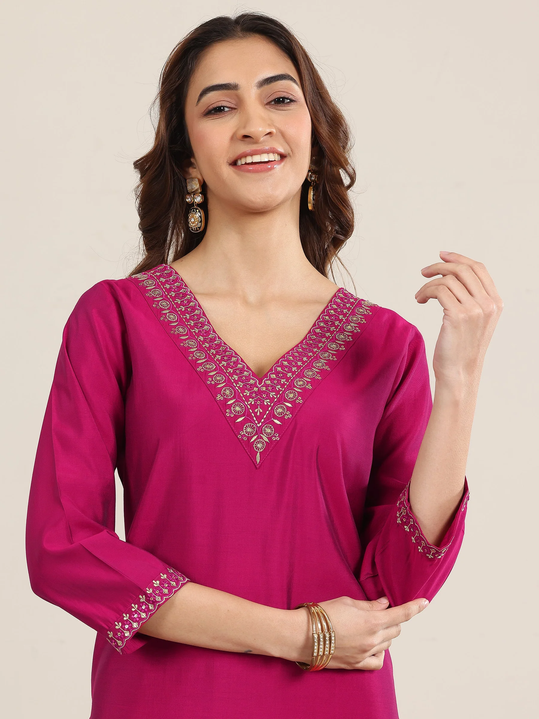 GS1052_6_a85c5c3d-3990-44d8-a1d7-6dd0449e8e0a Burgundy Yoke Design Silk Blend Straight Suit With Dupatta - Image 7