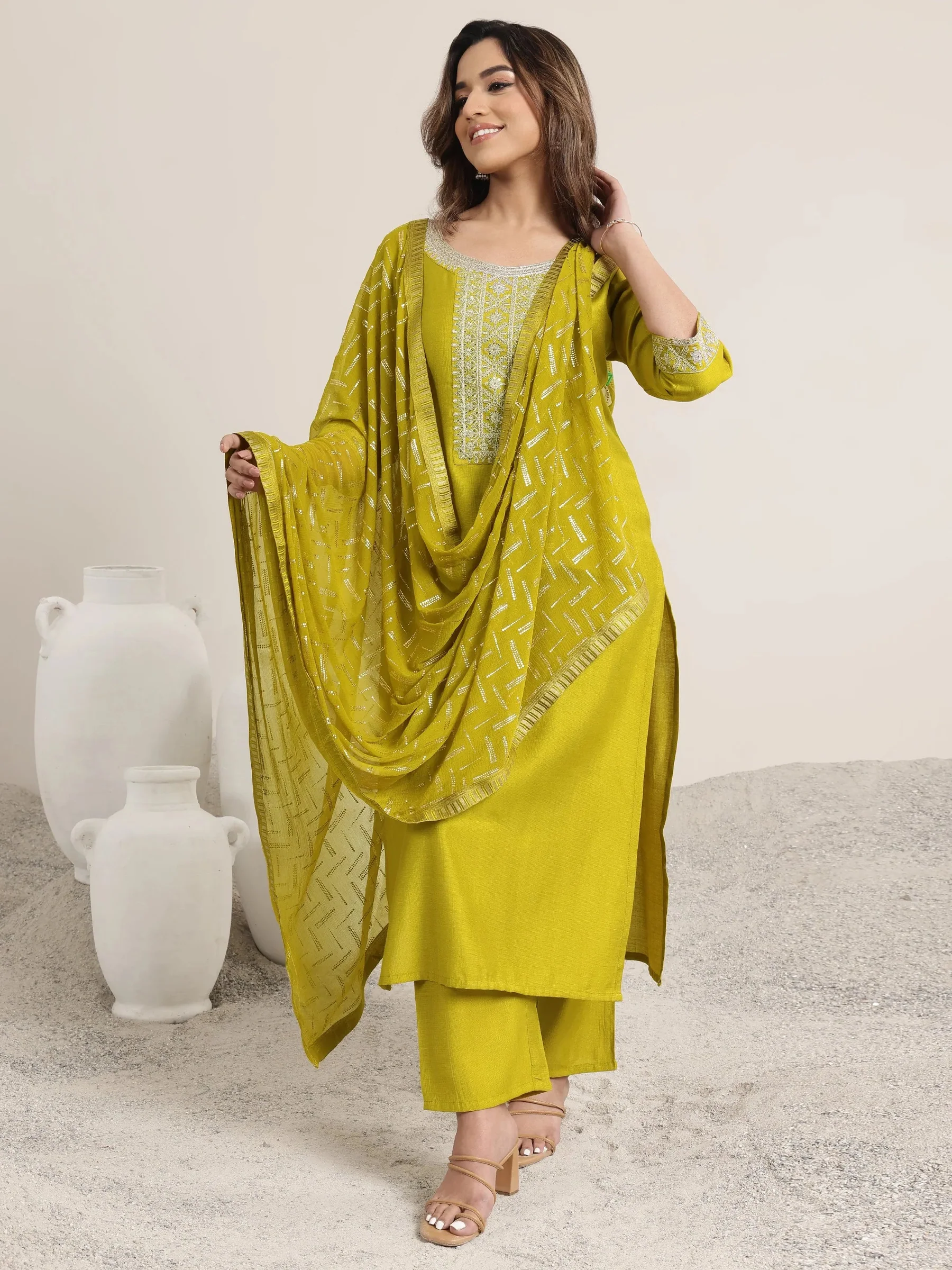 GS1083_8_1078ce07-2f5d-4258-84ab-489106fd2690 Green Yoke Design Silk Blend Straight Suit Set With Dupatta